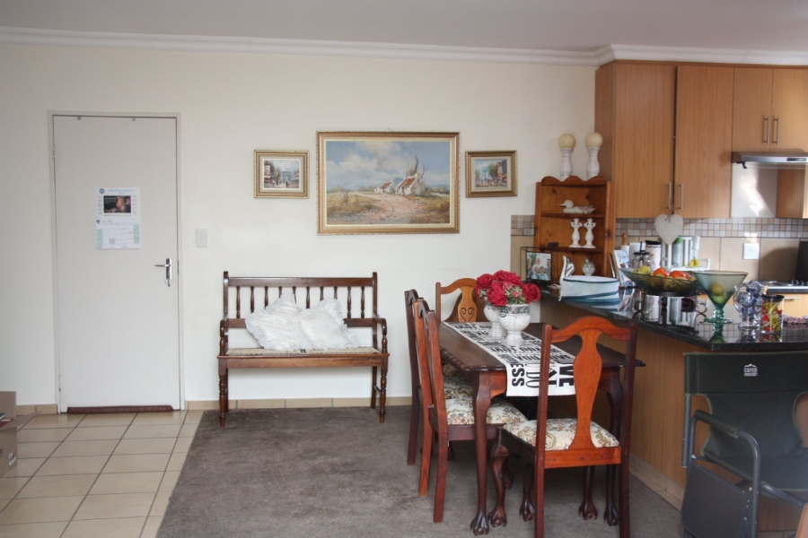 2 Bedroom Property for Sale in Langenhovenpark Free State
